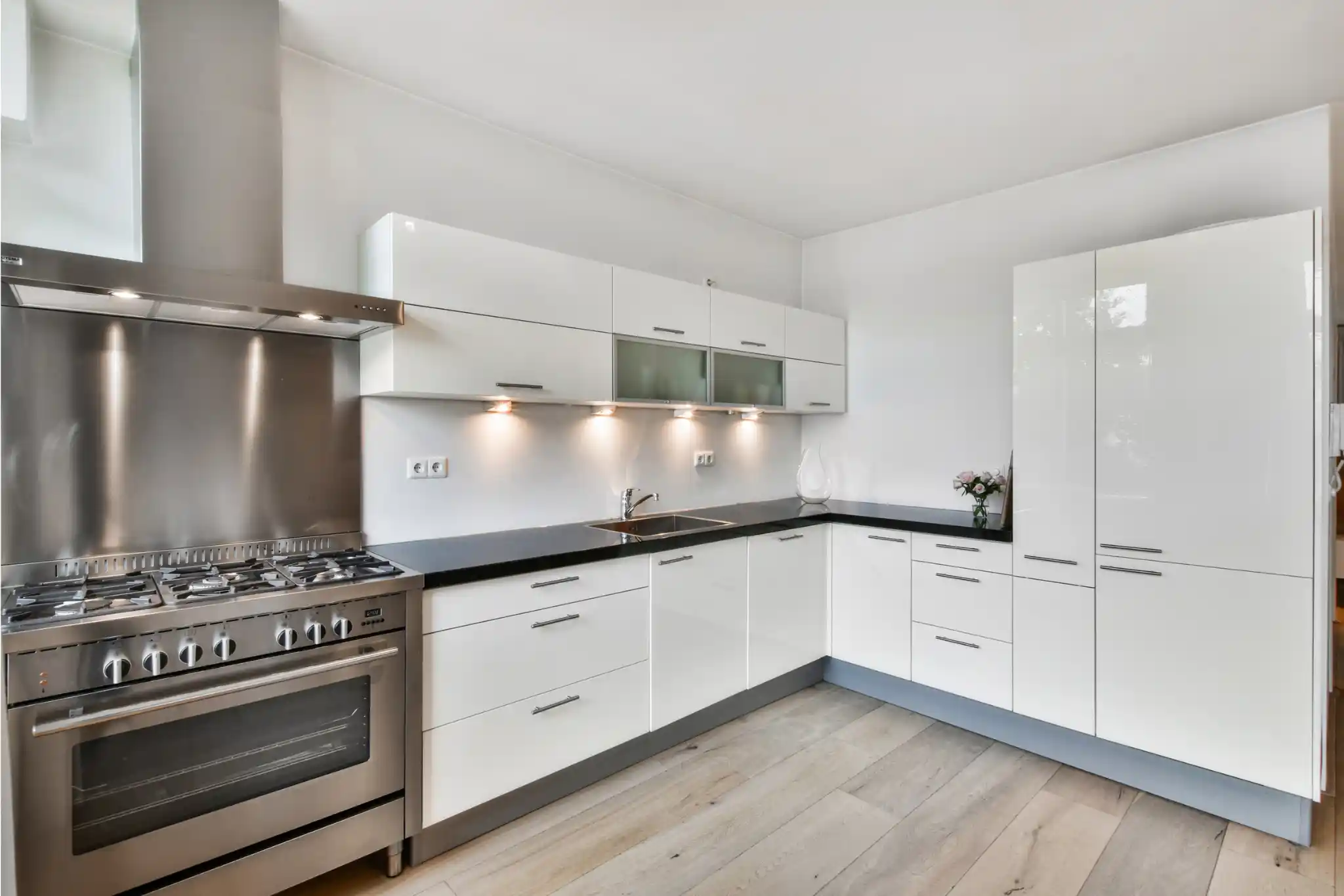 What Is the Cost to Install Kitchen Cabinets